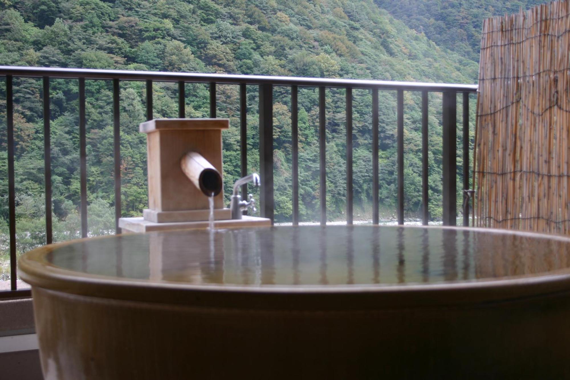 Yukimurasaki Takayama  Quarto foto